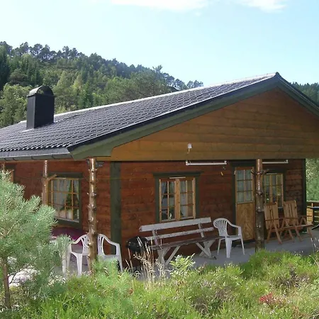Two-bedroom Holiday In Naustdal بيت للعطل