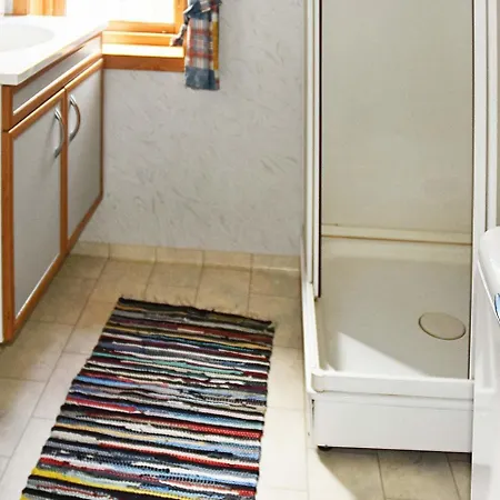 Two-bedroom Holiday In Naustdal بيت للعطل