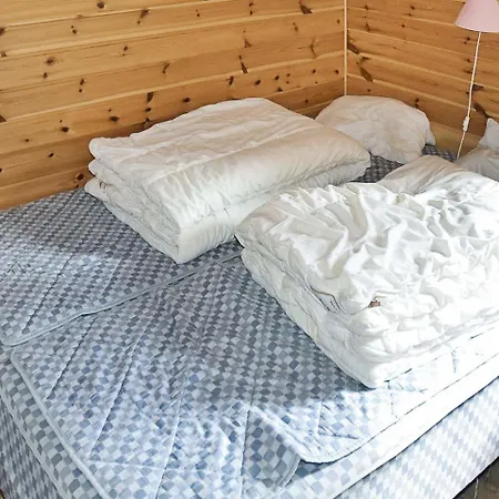 Two-bedroom Holiday In Naustdal بيت للعطل *